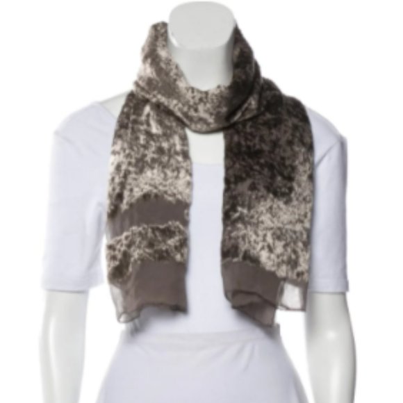 GUCCI Woven Devoré Scarf - Picture 2 of 7